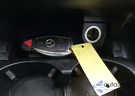 2016 Mercedes-Benz C 300 4Matic из США, поврежденный, VIN WDDWF4KB1GR144280